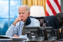 Judge strikes down Biden’s face mask mandate for airplanes, trains