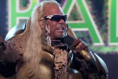 Dog the Bounty Hunter sings emotional rendition of 'Amazing Grace' on 'The Mask Singer'