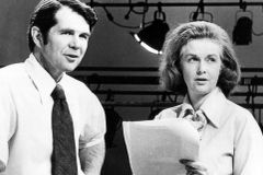 Dede Robertson, wife of televangelist Pat Robertson, dies at age 94