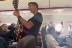 Pastor goes viral with mid-air worship session during flight