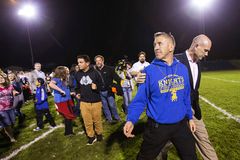 Justices consider case of praying coach