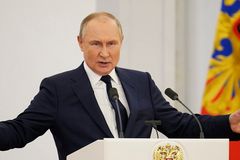 Russia suspends gas to Poland, Bulgaria