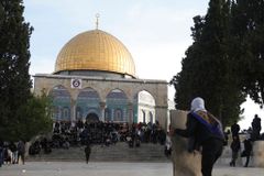 Israeli Police, Palestinians Clash on Temple Mount on Last Friday of Ramadan