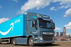 Amazon stocks plunge in first quarterly loss since 2015