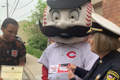 'God Put Me in a Position': Ohio Man Receives 'Standout Citizen Award' From Police for Assisting Toddler Found Alone