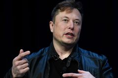 Musk Says He Would Reverse Twitter's Ban of Donald Trump