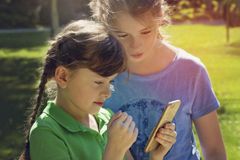 In a World That's All Digital, All the Time, Expert Shares How Parents Can Free Kids from Tech Addiction