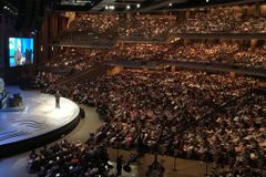 Willow Creek Church Is Laying Off 30 Percent of Its Staff - RELEVANT