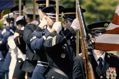 7 Bible Verses and a Prayer on this Memorial Day Weekend