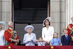 Queen Elizabeth II greets public on platinum jubilee
