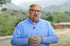 Rick Warren Stepping Down from Saddleback Megachurch After 42 Years