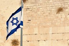 Israeli Government Collapses, Calls for New Elections: Could It Lead to a Return for Netanyahu?