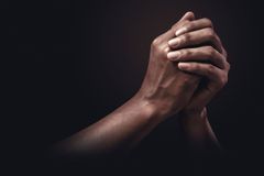 Police in India Severely Beat Christian Pastor for Singing Hymns During Family Devotional