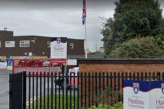 UK art teacher banned from profession over 'suggestive' photo shoot involving topless teen students