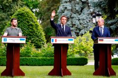 Leaders Pledge Arms and EU Path for Ukraine in Kyiv Visit