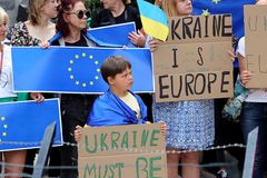 EU grants Ukraine candidate status