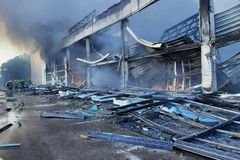 Russia strikes Ukrainian shopping mall
