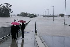 Sydney tells 30,000 to evacuate due to floods