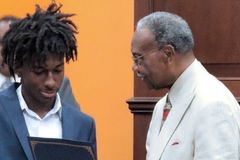 'So Thankful for Him': Mississippi Teen Saves 4 Lives, Including Police Officer, After Car Plunges Into River