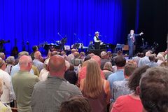 Voices only: Garrison Keillor leads 'It is Well with My Soul' - The Christian Chronicle