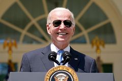 Biden returns to the Oval Office after COVID-19