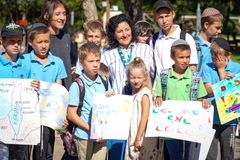 Smiles, Tears of Joy as Ukrainian Refugee Kids In Israel Receive Visit from Teacher