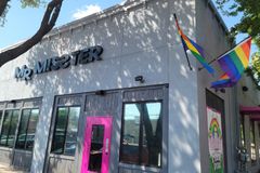 Texas comptroller announces investigation into bar that hosted drag show for children