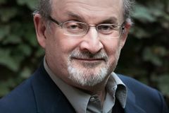 Salman Rushdie, author of ‘Satanic Verses,’ remains hospitalized after stabbing attack in New York