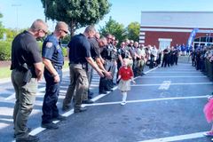 'Made Me…Cry': Police Line Up to Send Off Fallen Officer's Daughter to First Day of Kindergarten