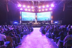 1,400 Choose Christ During Franklin Graham's 'God Loves You' Tour in UK: 'Put Your Faith and Trust in Him'