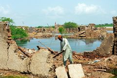 Pakistan flooding claims over 1,000 lives