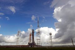 NASA Fuels Moon Rocket for Liftoff on 1st Test Flight