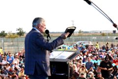 Evangelist Franklin Graham launching ‘God Loves You’ tour in 6 cities this fall