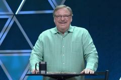 Rick Warren Preaches Final Saddleback Sermon After 43 Years, and It's the Same as His First - Here's What He Said