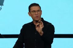 Megachurch Pastor Matt Carter stepping down at 48, citing advancing heart disease