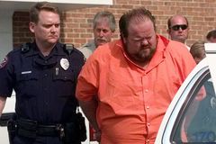 Alabama pauses execution of workplace shooter