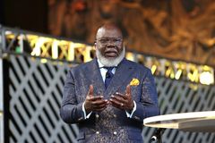 TD Jakes holds last 'Thou Art Loosed' women's conference after 25 years; daughter takes up mantle