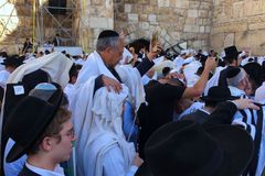 Thousands of Israelis Pack Western Wall Plaza to Bless and Be Blessed