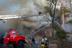 Ukraine: Explosions Rock Kyiv, Struck by Waves of Drones