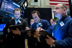 Economists Predict 100% Chance of Recession Next Year in Blow to Biden