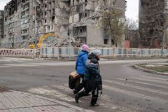 U.S. senators visit Ukraine, promise more aid