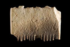 Israeli Archaeologists Combed the Desert — And Found a Canaanite Lice Comb - RELEVANT
