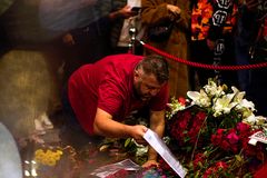 Bomb kills six in Istanbul, suspect detained