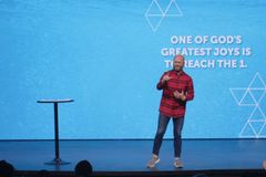 Pastor rebuked for preaching in skinny jeans that make him look like he’s ‘trying to be sexy’