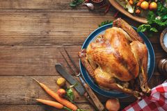 Chicago Students Cook Thanksgiving Meals to Bless 350 Senior Citizens, 'Bring People Together'