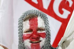 FIFA bans crusader costumes ahead of England-USA matchup at World Cup: 'Offensive against Muslims'