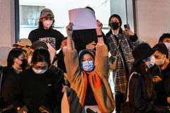 Chinese protesters demand Xi Jinping resign after 10 die in fire due to draconian COVID lockdowns