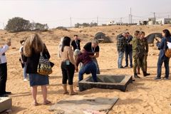 International Christian Journalists Take Eye-Opening Tour of Gaza Border