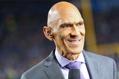 Super Bowl Winner and NFL Icon Goes Viral for Christmas Act of Service