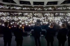 'Absolutely Beautiful': Matthew West Shares Incredibly Moving Video of 4,500 Fans Singing 'Silent Night' in Unison